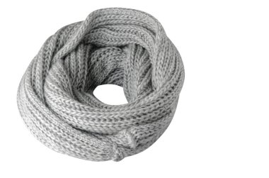 Açık gri eşarp beyaz arkaplanda izole edildi. Atkı üst görünümü .