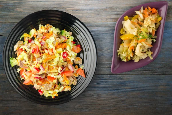 Salada Com Estômagos Frango Com Verduras Cenouras Cebolas Pimentas Repolho — Fotografia de Stock