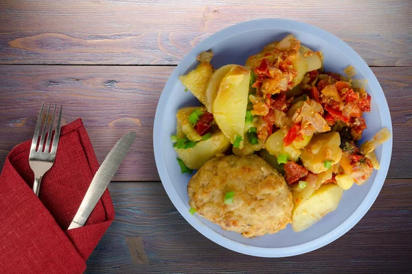 Cutlets Potatoes Stewed Tomatoes Top View Cutlet Light Blue Plate — Stock Photo, Image