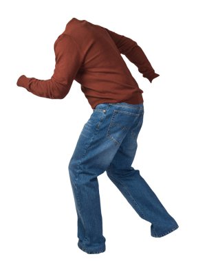 Erkekler koyu kırmızı kazak ve mavi kot pantolon. Beyaz arka planda izole edilmiş. Günlük kıyafetler.