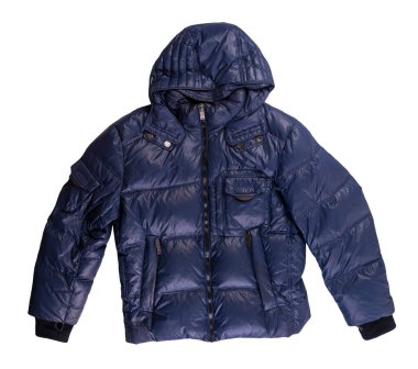 Koyu mavi ceketli erkekler beyaz arka planda izole edilmiş bir başlık giyiyorlar. Rüzgarlık ceketli üst manzara. Sıradan stil