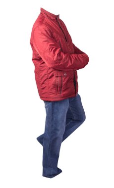 Kırmızı erkek ceketi ve mavi kot beyaz arka planda izole edilmiş. Günlük giysiler.