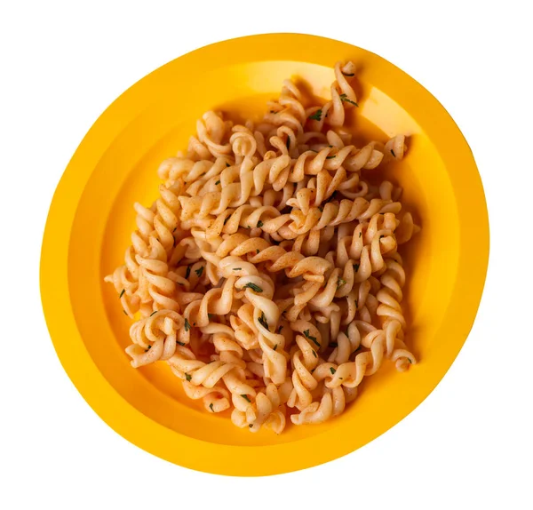 Pasta Auf Gelbem Teller Isoliert Auf Weißem Hintergrund Nudeln Tomatensauce — Stockfoto