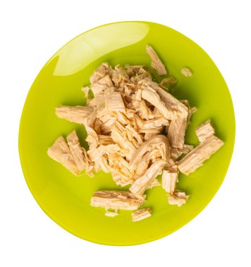 Limonlu erişteli soya kuşkonmaz, beyaz arka planda izole edilmiş. Sağlıklı yemek. Asya yemekleri. soya kuşkonmaz eriştenin üst tarafı görünür..