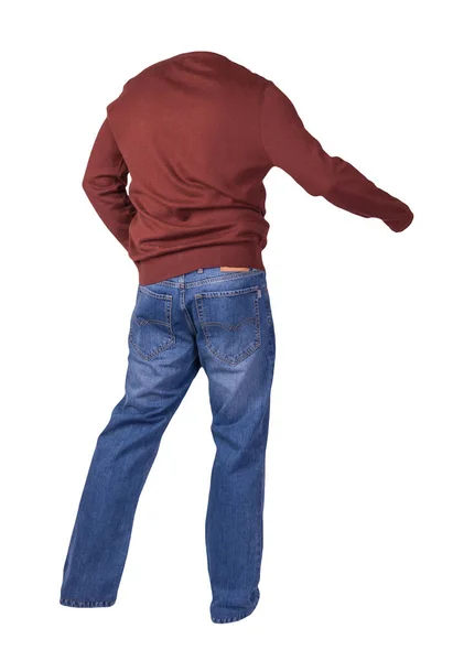 Dunkelroter Pullover Und Blaue Jeans Auf Weißem Hintergrund — Stockfoto