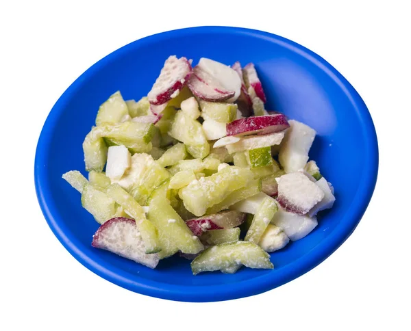 Saláta Uborkával Tojás Kék Tányéron Izolált Fehér Háttér Egészséges Étel — Stock Fotó