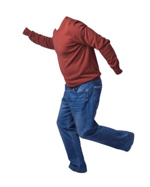 Erkekler koyu kırmızı kazak ve mavi kot pantolon. Beyaz arka planda izole edilmiş. Günlük kıyafetler.