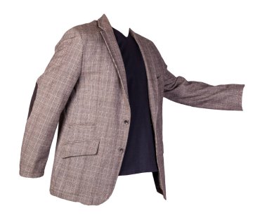 Düğmeli kahverengi ceket ve beyaz arka planda siyah tişört. Sıradan stil