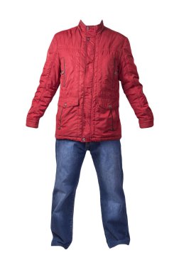 Kırmızı erkek ceketi ve mavi kot beyaz arka planda izole edilmiş. Günlük giysiler.