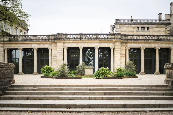 Carle Vernet parc Jardin Kamu bir kamu binasıönünde heykeli
