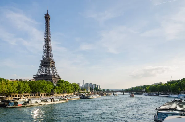 Verão em Paris — Fotografia de Stock