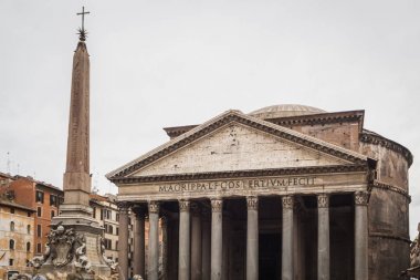 Obelix ile Roma Panteonu