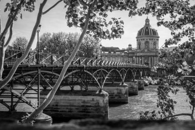 Paris Pont des Arts Vintage siyah ve beyaz fotoğraf