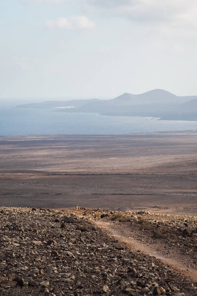Путь к вулкану на Лансароте
