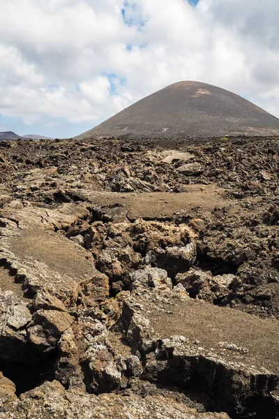 Steep path at the foot of a volcano in Lanzarote — Stock Photo, Image