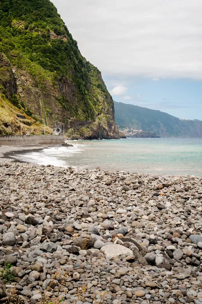 Madeiras gröna strand Royaltyfria Stockfoton