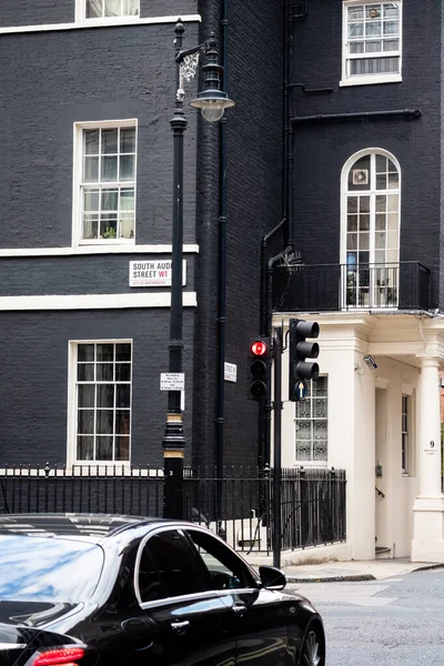 Elegante casa en la calle — Foto de Stock