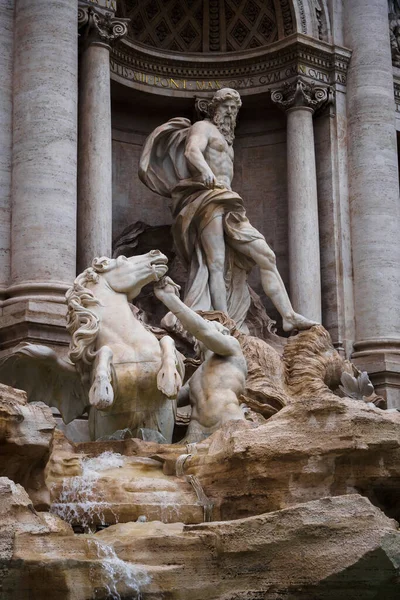Статуя Бога Нептуна Знаменитом Фонтане Треви Риме Италия — стоковое фото