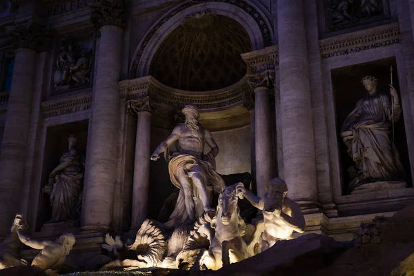 Célèbre Fontaine Trevi Illuminée Par Son Éclairage Nocturne Rome Italie — Photo
