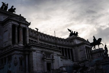 İtalya, Roma 'da Vittorio Emanuele II' ye adanmış anıtsal saray.