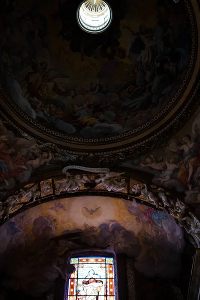 Pinturas Bajo Cúpula Una Iglesia Roma Italia — Foto de Stock