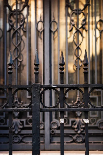 Wrought Iron Entrance Gate Paris — Stock Photo, Image