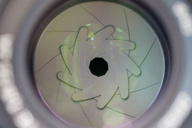 Lensin yakın çekim diyafram bıçakları, amera kepenk, diyafram.