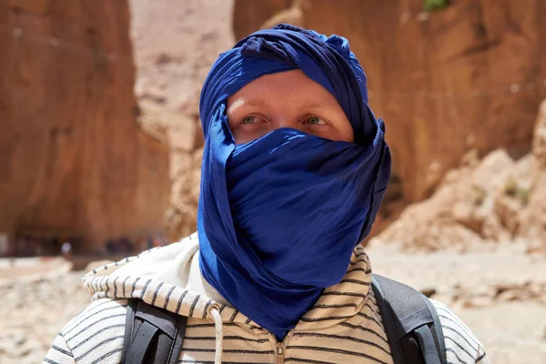 Portrait Traveler Tied Blue Berber Tagelmust Scarf Atlas Mountains Morocco — Stock Photo, Image