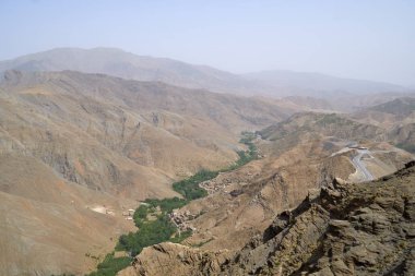 Atlas Dağları, Maghreb 'de bir dağ silsilesidir. Fas, Cezayir ve Tunus 'a kadar uzanıyor..