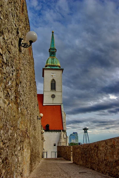 View Cathedral Saint Martin City Walls Modern Centre Bratislava Slovakia — Stock Photo, Image