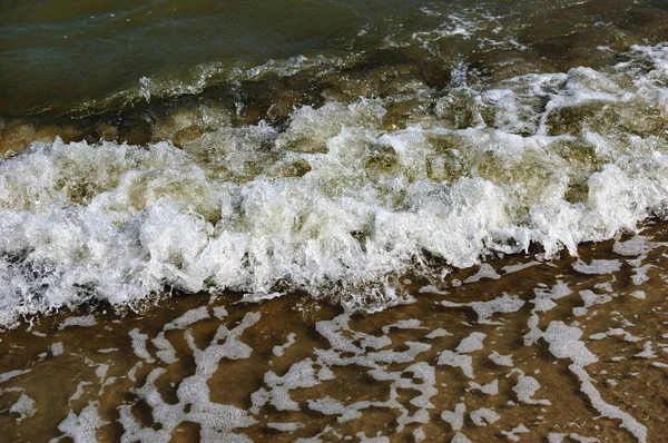 Всплеск Морской Пены Берегу Черного Моря Закрыть Зеленые Морские Волны — стоковое фото