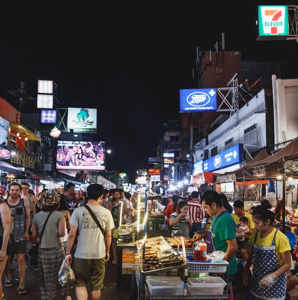 Bangkok Thailand March 2018 Khaosan Road Night Popular Food Street — Stock Photo, Image