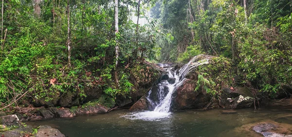 Prachtige Waterval Diepe Bossen Khao Lak Lam National Park Phang — Stockfoto