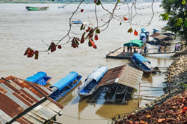 Chiang Rai Tailândia Fevereiro 2018 Pessoas Estão Esperando Por Barco — Fotografia de Stock