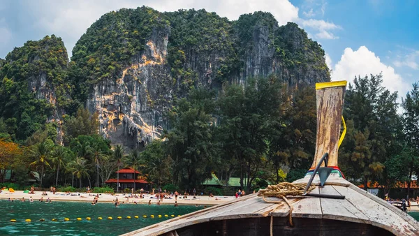 Plage ferroviaire dans la province de Krabi, Thaïlande — Photo