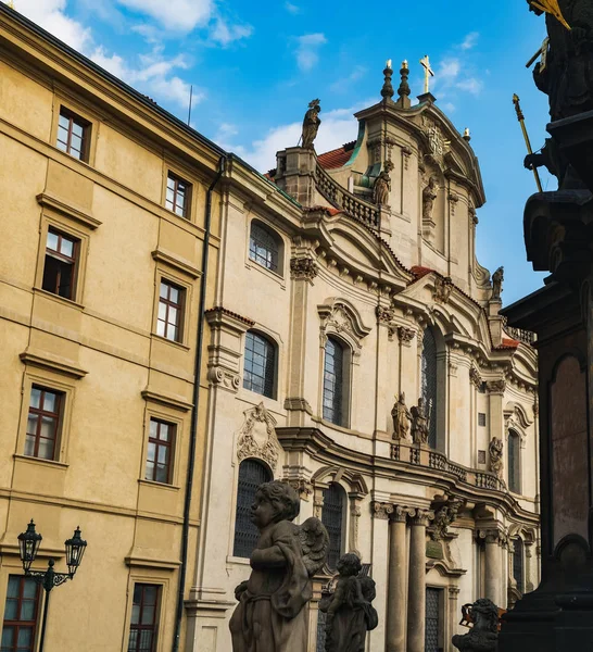 Çek Cumhuriyeti Prag 'daki Aziz Nicholas Kilisesi — Stok fotoğraf