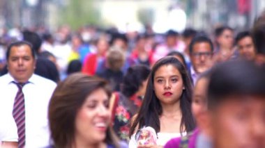 Kalabalık Street yürüyüş. Take4-yavaş hareket