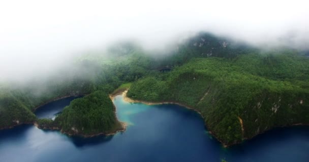 Impresionante vista de drones de las lagunas de Cinco Lagos. — Vídeos de Stock