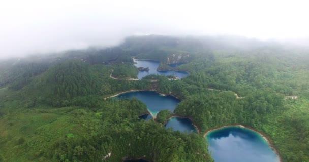 Impresionante vista de drones de las lagunas de Cinco Lagos. — Vídeos de Stock