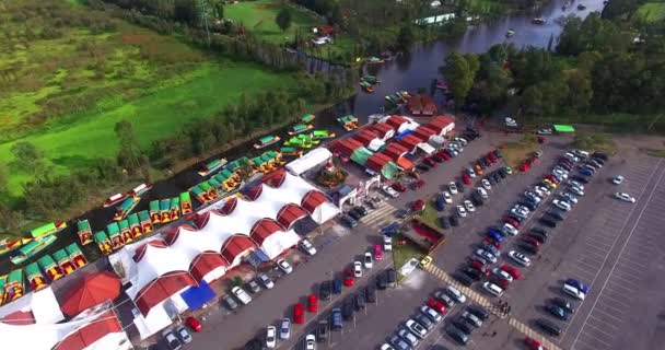 Mensen Genieten Van Een Tochtje Een Trajinera Vlot Grachten Van — Stockvideo