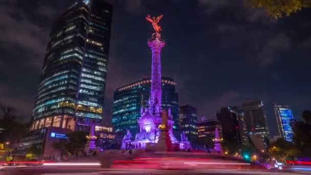 ダウンタウンのレフォルマ通りに独立の天使記念碑の Hyperlapse この記念碑の最も美しいとメキシコの代表的なものです — ストック動画