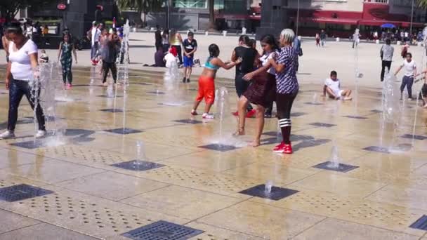 Mexico City June 2019 Slow Motion Pan Left Children Shiny — Stock Video