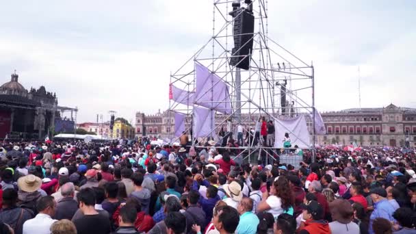 Cidade México Apoiantes Presidente Lopez Obrador Partido Morena Ouvem Discurso — Vídeo de Stock