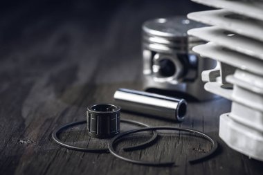 Buji. Elektrikli testere motor parçaları. Silindir, piston, halkalar. Bahçe ekipmanları ve onarım 