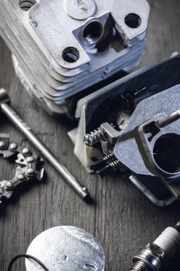 Elektrikli testere motor parçaları. Silindir, piston, halkalar, pim, buji. Bahçe ekipmanları ve onarım 