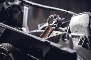 Elektrikli testere motor parçaları. Silindir, krank mili, çark, piston, halkalar, pim, buji. Bahçe ekipmanları ve onarım 