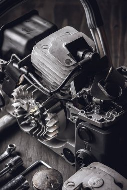 Elektrikli testere motor parçaları. Silindir, çark, piston, halkalar, iğne, buji. Bahçe ekipmanları ve onarım 