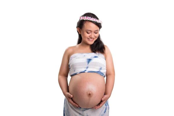 Mooie Jonge Dame Tijdens Haar Zwangerschap Gekleed Zomer Fashion Geïsoleerd — Stockfoto