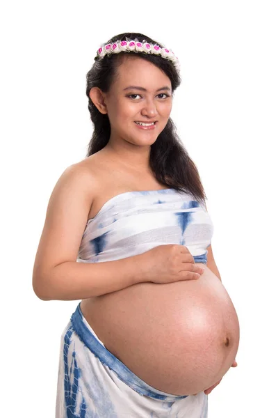 Retrato Una Mujer Embarazada Étnica Acariciando Barriga Sonriendo Cámara Aislada —  Fotos de Stock