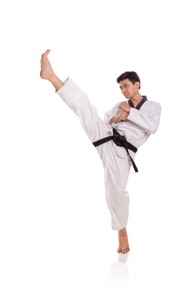 Taekwondo Man Doen Hoge Schop Volledige Lichaam Portret Geïsoleerd Witte — Stockfoto